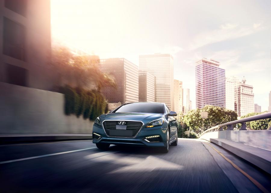  Hyundai Sonata PHEV 2015 года  (фото 28 из 35)